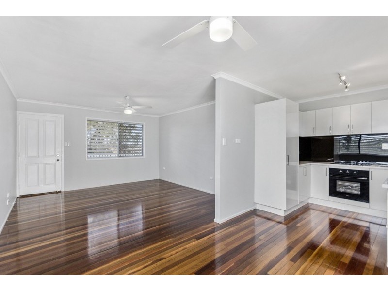 27 Edwards Street, Flinders View QLD 4305
