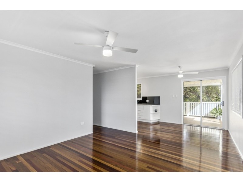 27 Edwards Street, Flinders View QLD 4305