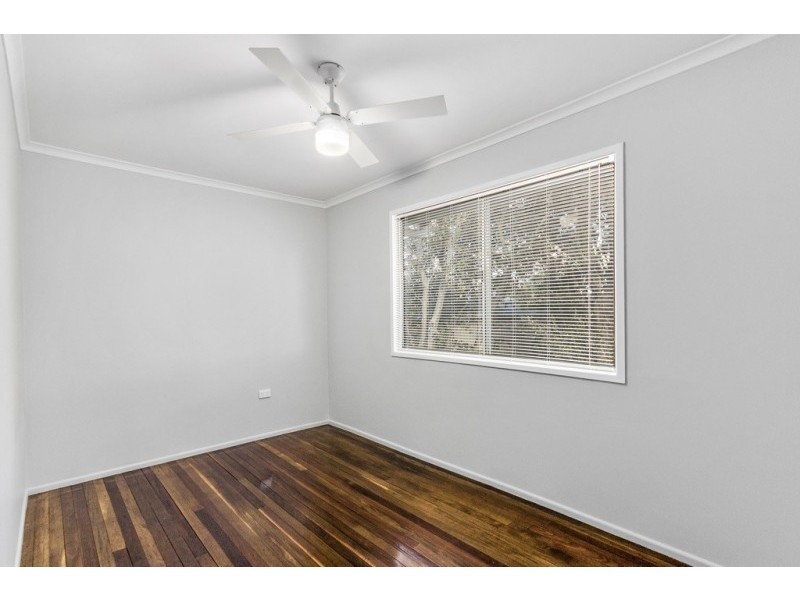 27 Edwards Street, Flinders View QLD 4305