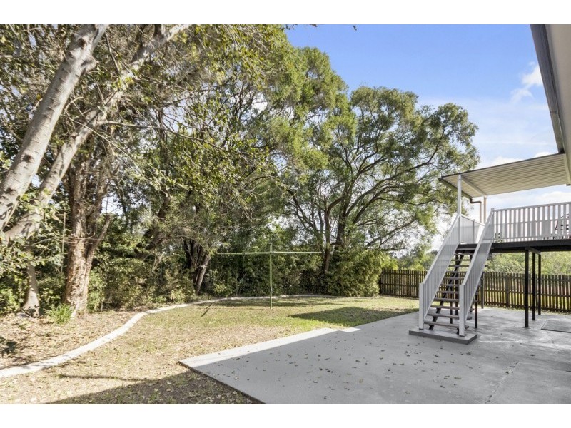 27 Edwards Street, Flinders View QLD 4305