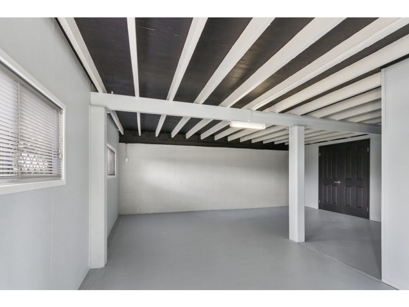 27 Edwards Street, Flinders View QLD 4305