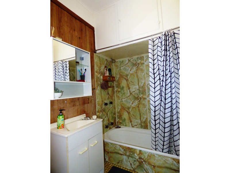 4 Berlin Street, Rosewood QLD 4340