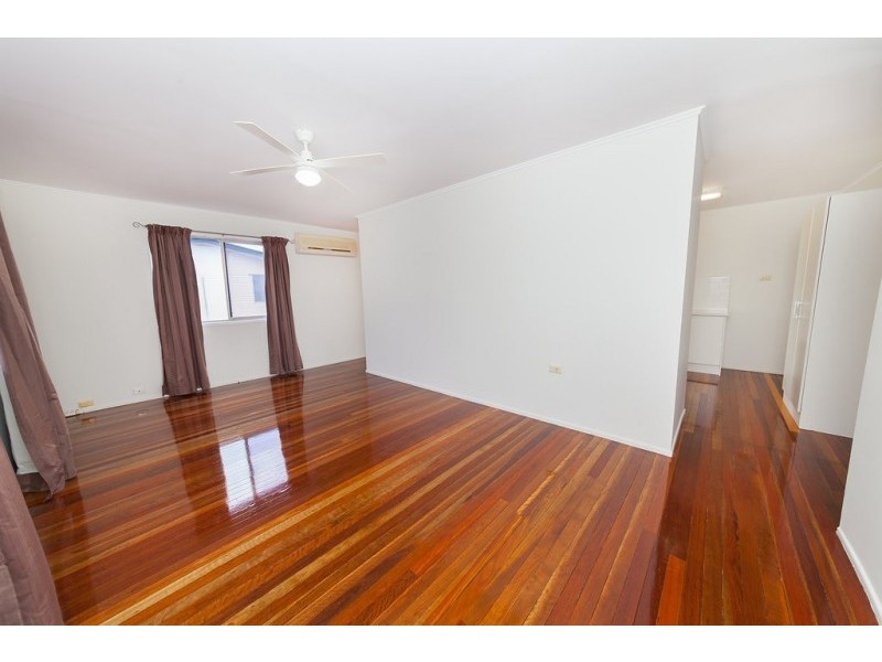 18 Raceview Street, Raceview QLD 4305