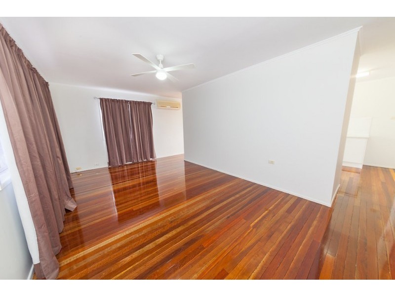 18 Raceview Street, Raceview QLD 4305
