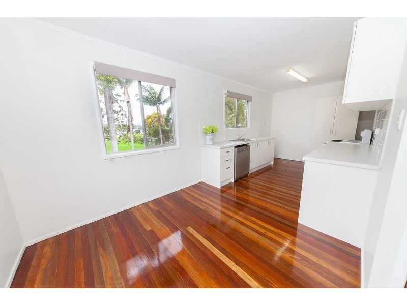 18 Raceview Street, Raceview QLD 4305