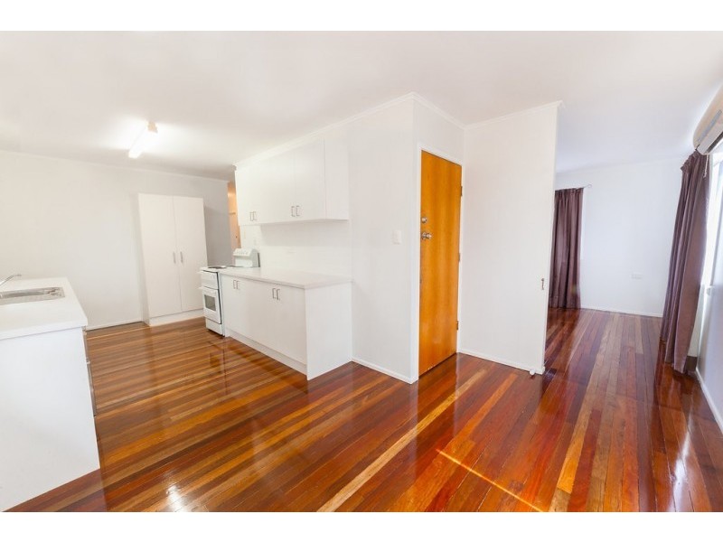 18 Raceview Street, Raceview QLD 4305