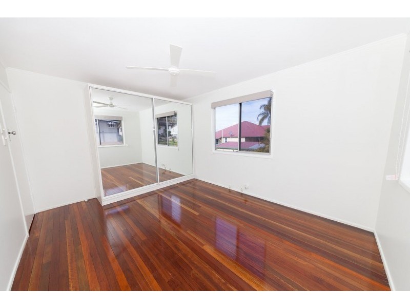 18 Raceview Street, Raceview QLD 4305