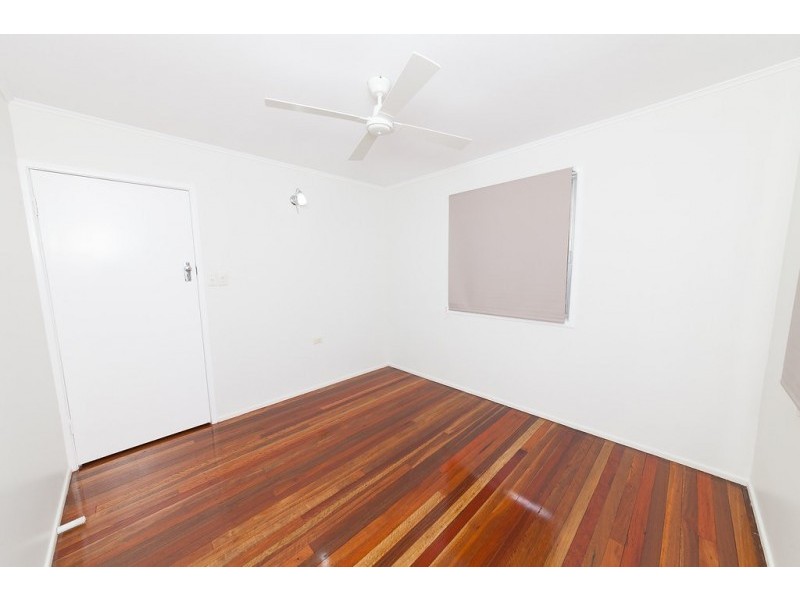 18 Raceview Street, Raceview QLD 4305