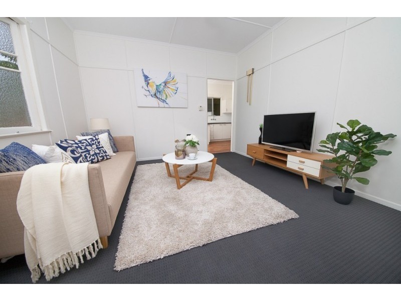 1 Simmons Road, North Ipswich QLD 4305