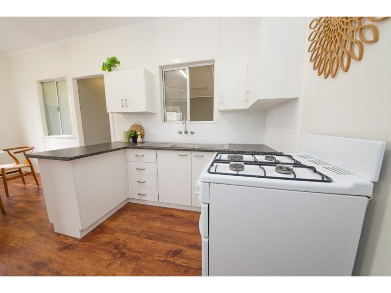 1 Simmons Road, North Ipswich QLD 4305