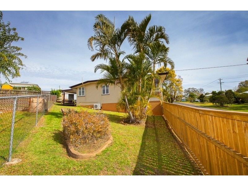 1 Simmons Road, North Ipswich QLD 4305