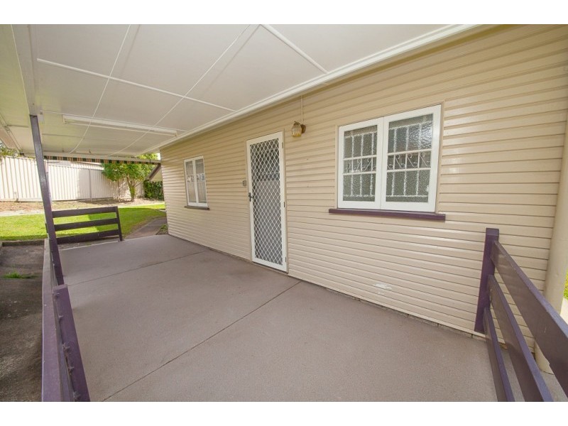 1 Simmons Road, North Ipswich QLD 4305