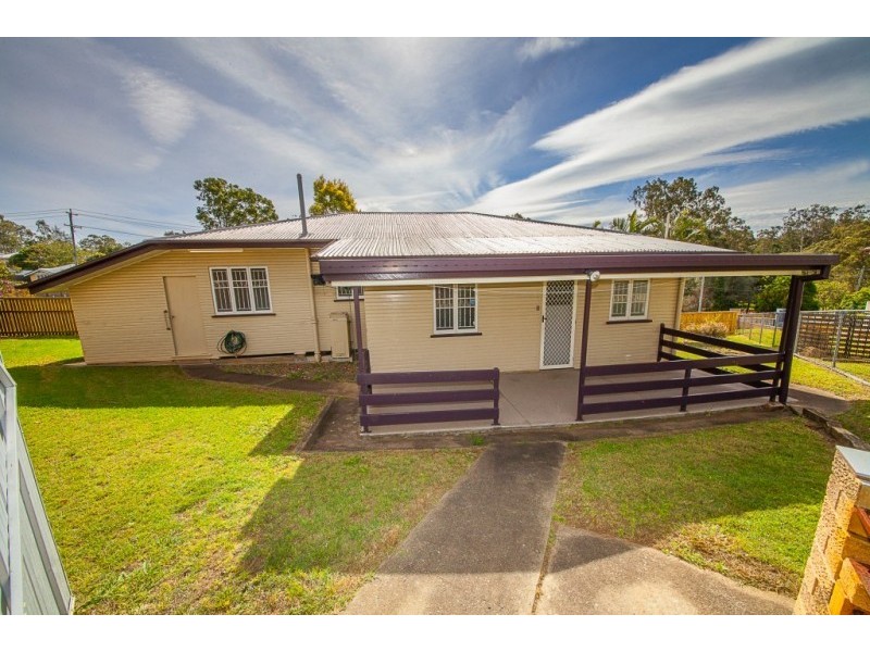 1 Simmons Road, North Ipswich QLD 4305