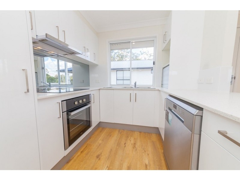 10 Vauxhall Street, North Tivoli QLD 4305