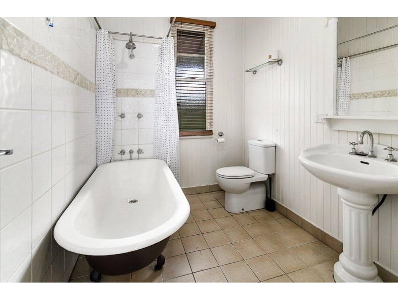 46 Old Toowoomba Road, One Mile QLD 4305