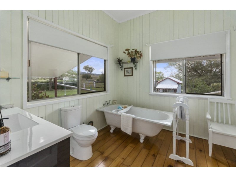 61 Henderson Road, Lanefield QLD 4340