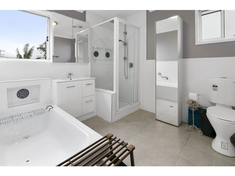 1 Madden Street, Silkstone QLD 4304