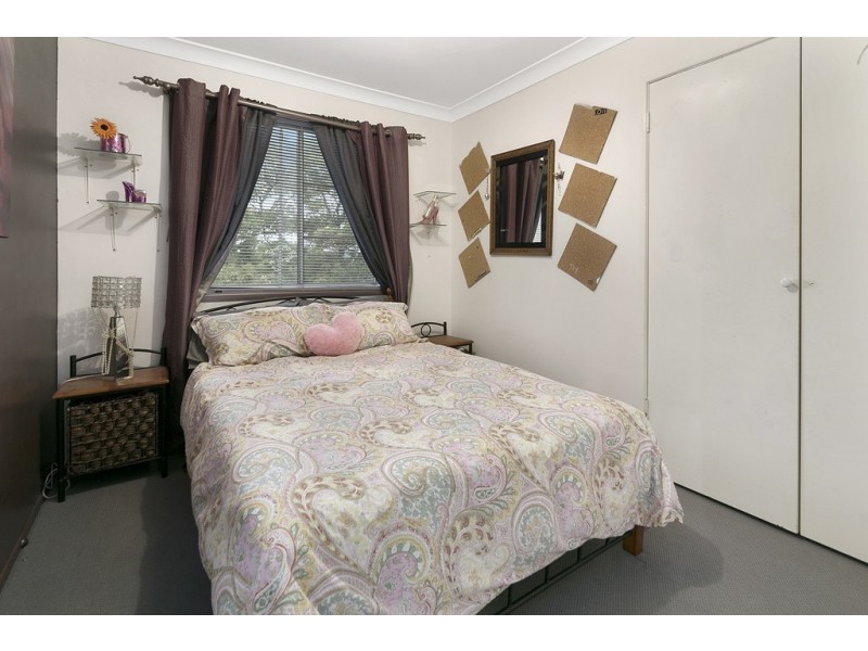 1 Madden Street, Silkstone QLD 4304