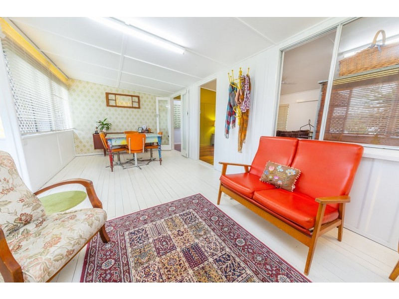 11 Jellicoe Street, Brassall QLD 4305