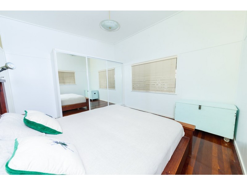 11 Jellicoe Street, Brassall QLD 4305