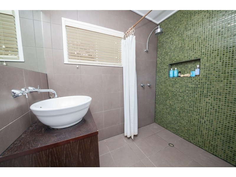 11 Jellicoe Street, Brassall QLD 4305