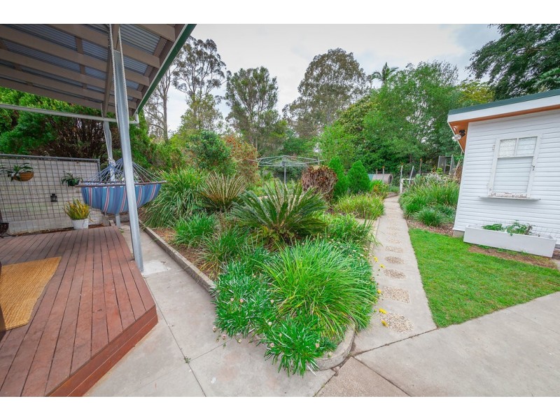 11 Jellicoe Street, Brassall QLD 4305