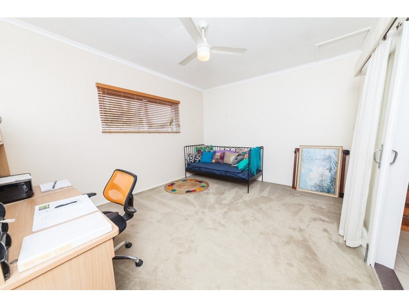 5 Menzies Lane, Eastern Heights QLD 4305