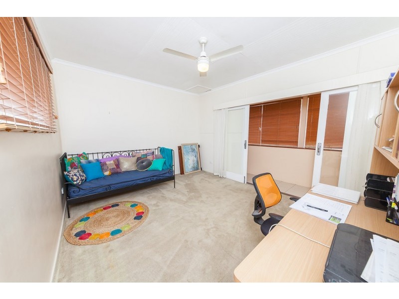 5 Menzies Lane, Eastern Heights QLD 4305