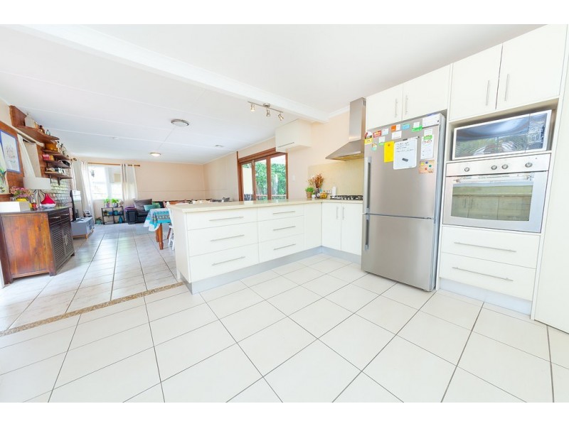 5 Menzies Lane, Eastern Heights QLD 4305