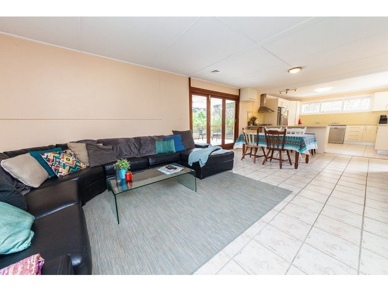 5 Menzies Lane, Eastern Heights QLD 4305