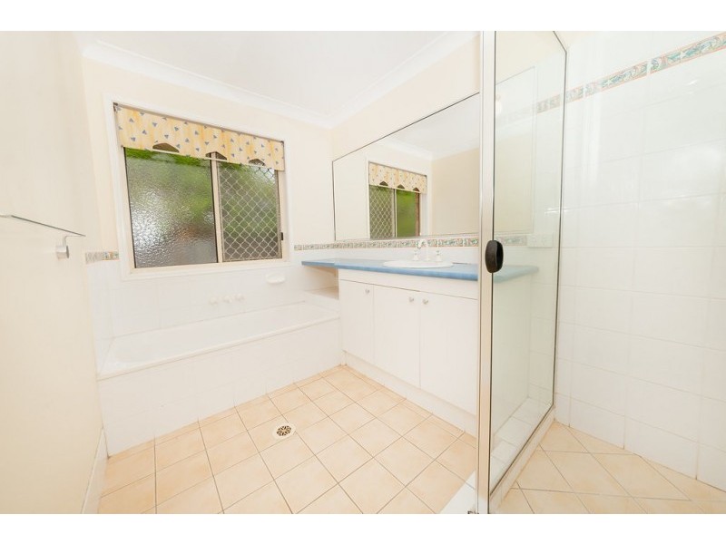 4 Catherine Place, Flinders View QLD 4305