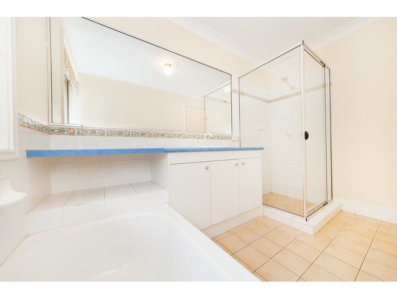 4 Catherine Place, Flinders View QLD 4305