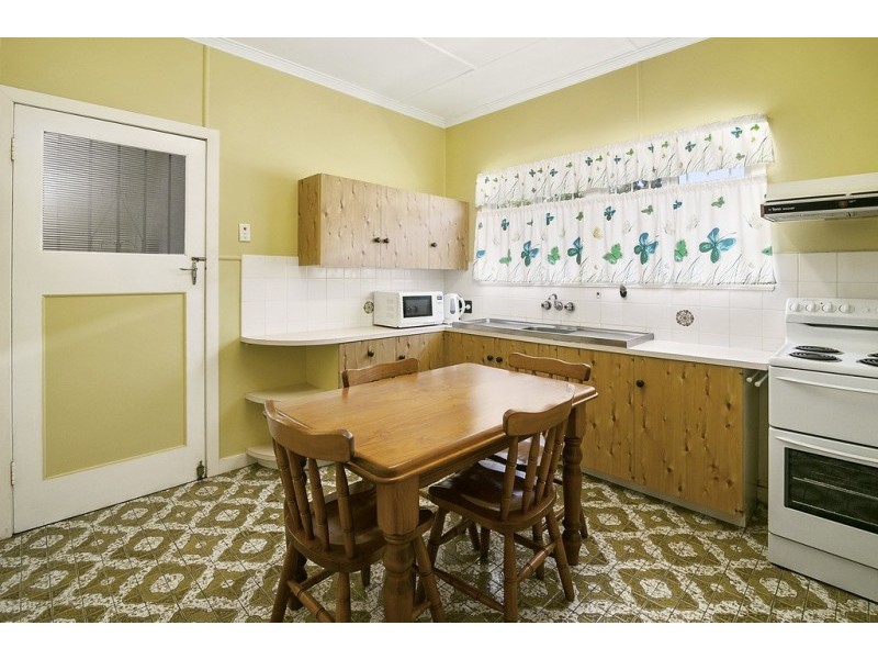 14 McMahon Street, Bundamba QLD 4304