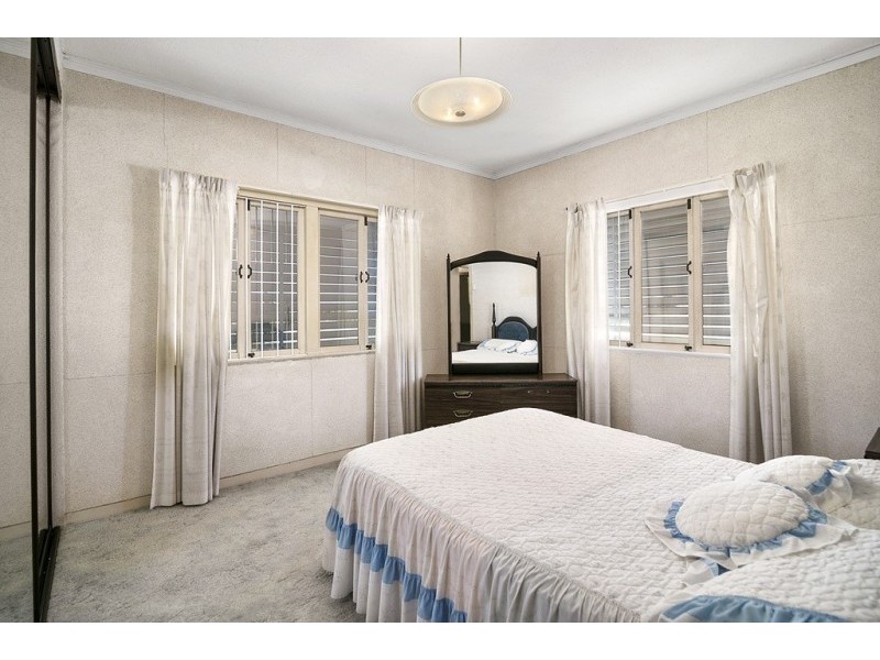 14 McMahon Street, Bundamba QLD 4304