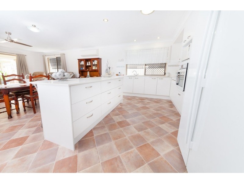 11 Dalray Drive, Raceview QLD 4305