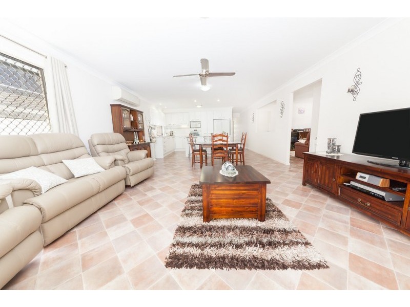 11 Dalray Drive, Raceview QLD 4305