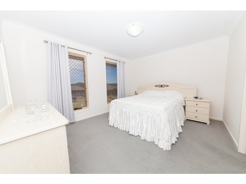 11 Dalray Drive, Raceview QLD 4305