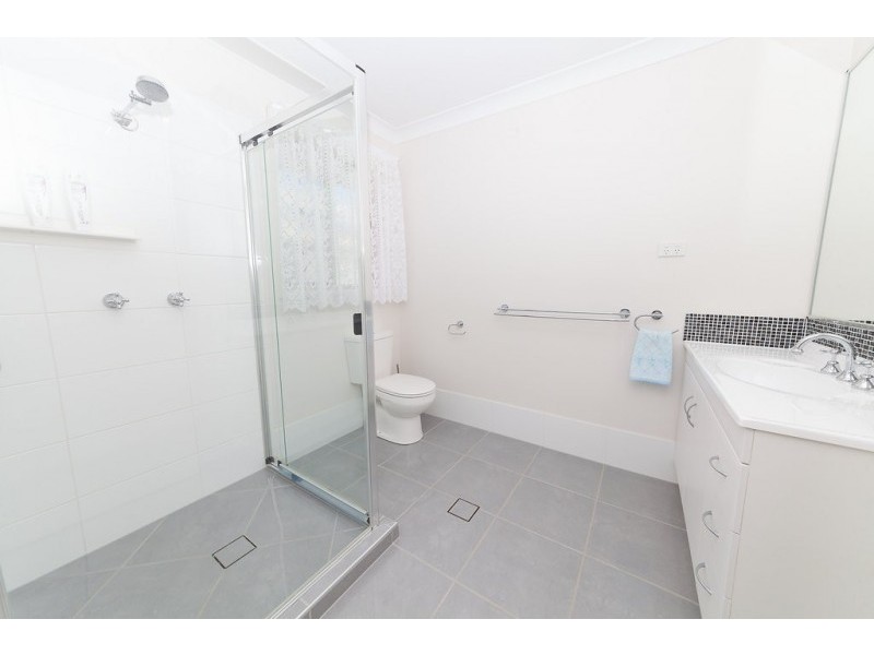 11 Dalray Drive, Raceview QLD 4305