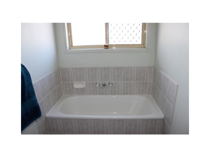 124 Willowtree Drive, Flinders View QLD 4305