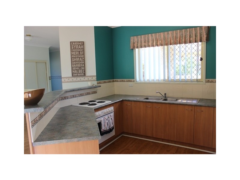 124 Willowtree Drive, Flinders View QLD 4305