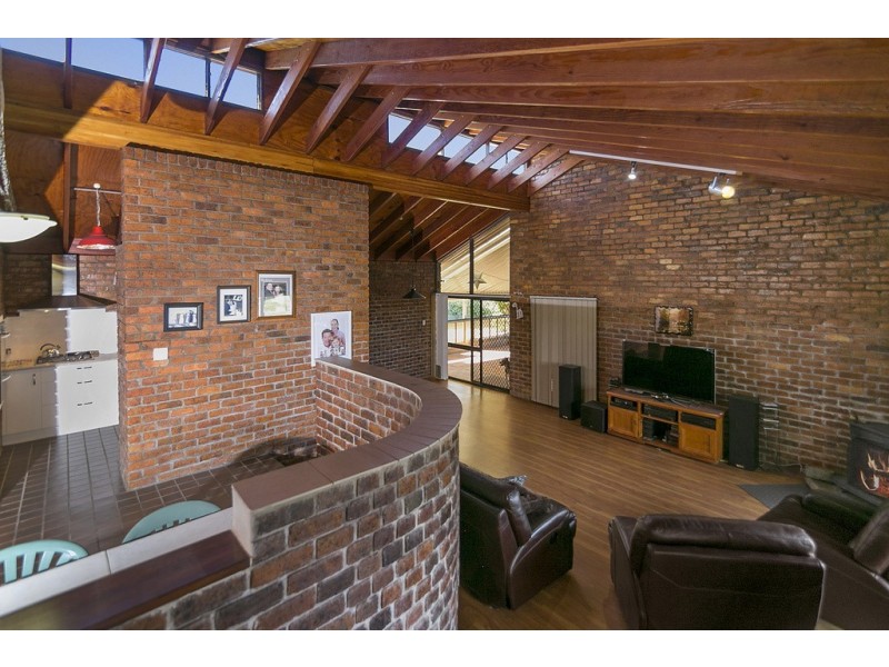 8 Lyndon Way, Karalee QLD 4306