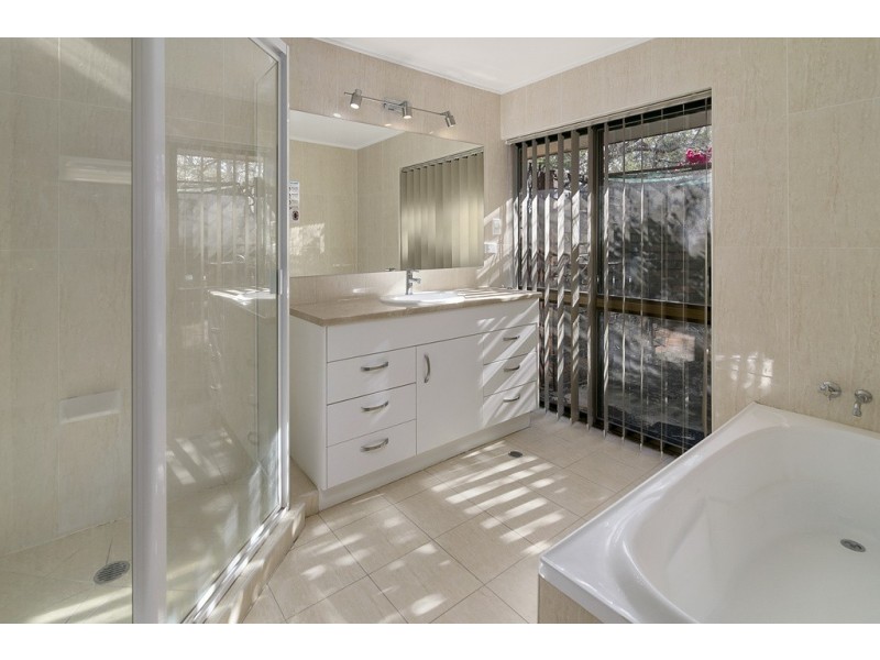 8 Lyndon Way, Karalee QLD 4306