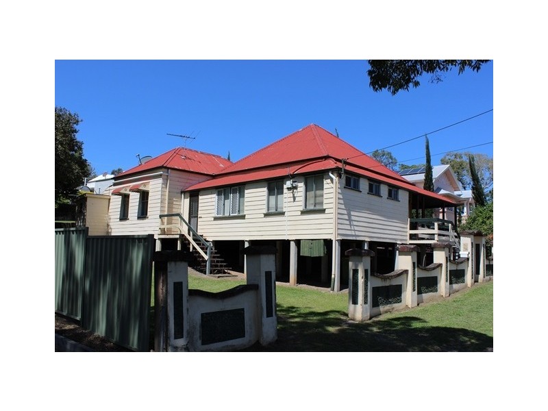 8 Omar Street, Ipswich QLD 4305