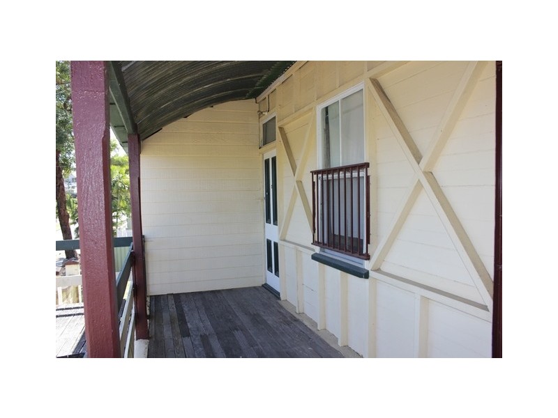 8 Omar Street, Ipswich QLD 4305