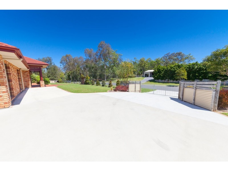 89 Cabernet Crescent, Pine Mountain QLD 4306