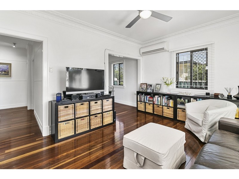 10 Coolibah Street, Silkstone QLD 4304