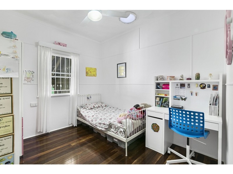 10 Coolibah Street, Silkstone QLD 4304