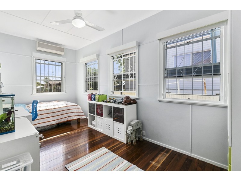 10 Coolibah Street, Silkstone QLD 4304