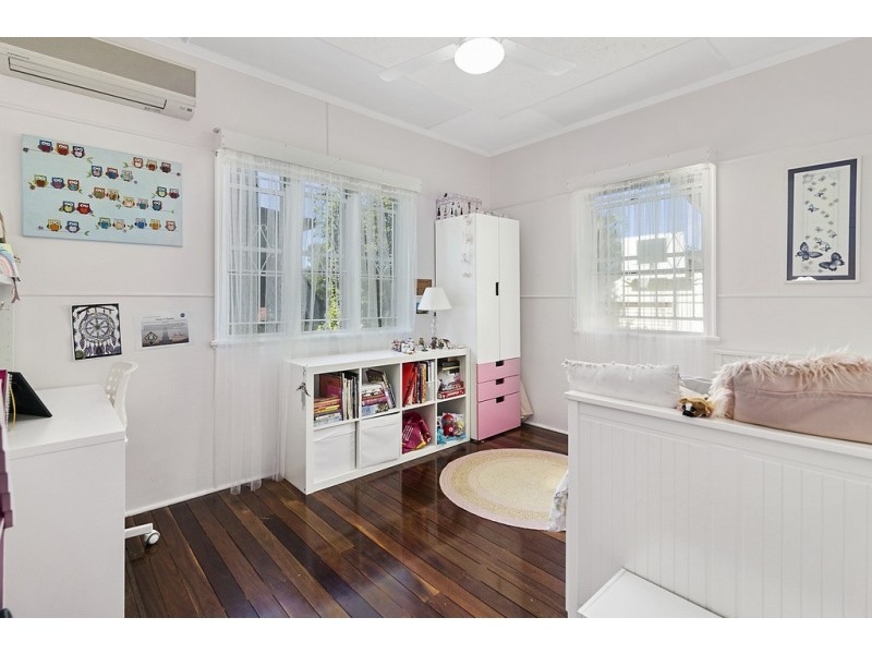 10 Coolibah Street, Silkstone QLD 4304