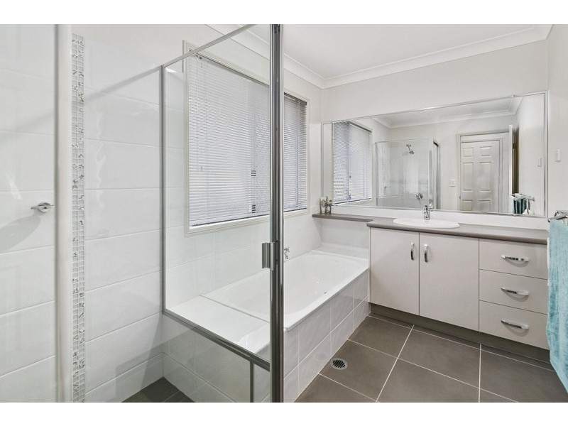 5 Beattie Court, Brassall QLD 4305